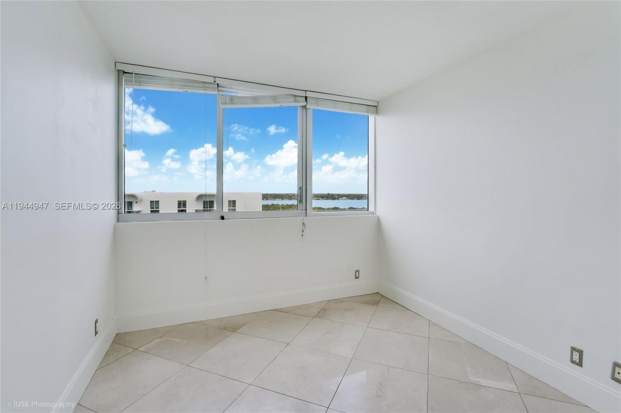 7929 West Dr, Unit 1001, North Bay Village, FL 33141 Photo