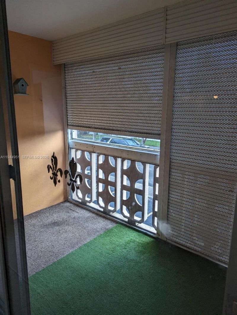 211 NE 8th Ave, Unit 209, Hallandale Beach, FL 33009 Photo