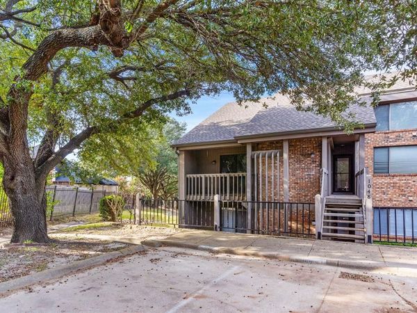 1048 Signal Ridge Place, Rockwall, TX 75032