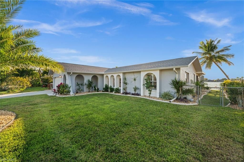 240 SE 20th Pl, Cape Coral, FL 33990 Photo