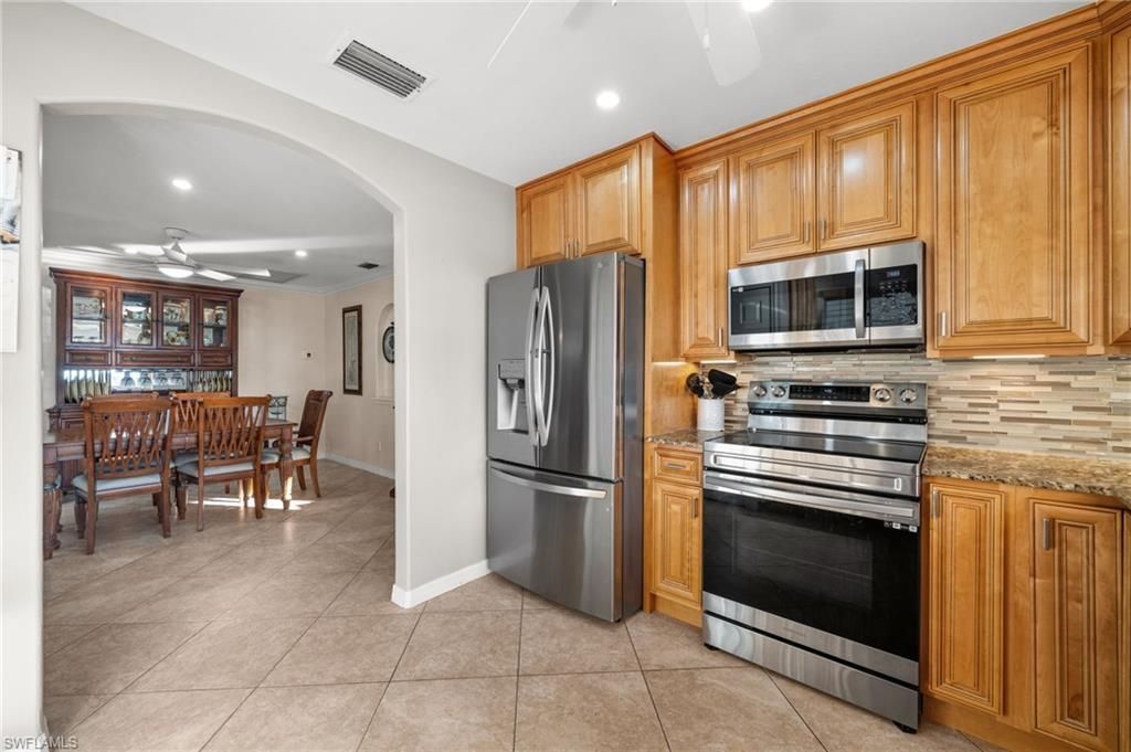 240 SE 20th Pl, Cape Coral, FL 33990 Photo