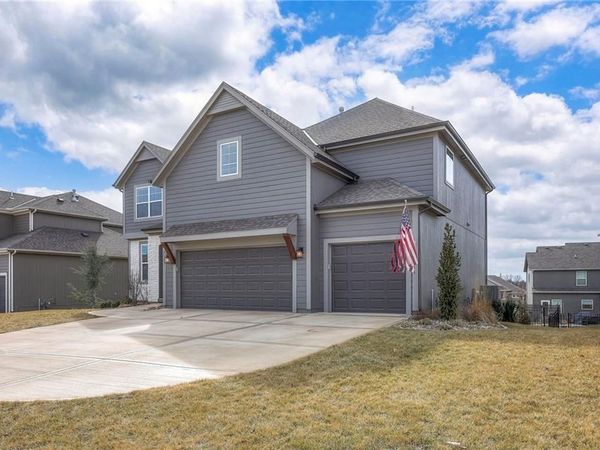 2661 W Loula Street, Olathe, KS 66061