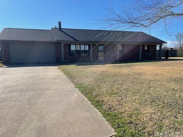 1302 E 20th Street, Stuttgart, AR 72160