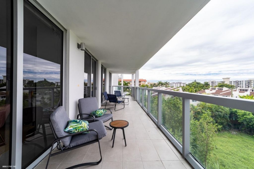 1100 100th Street, Unit 502, Bay Harbor Islands, FL 33154 Photo