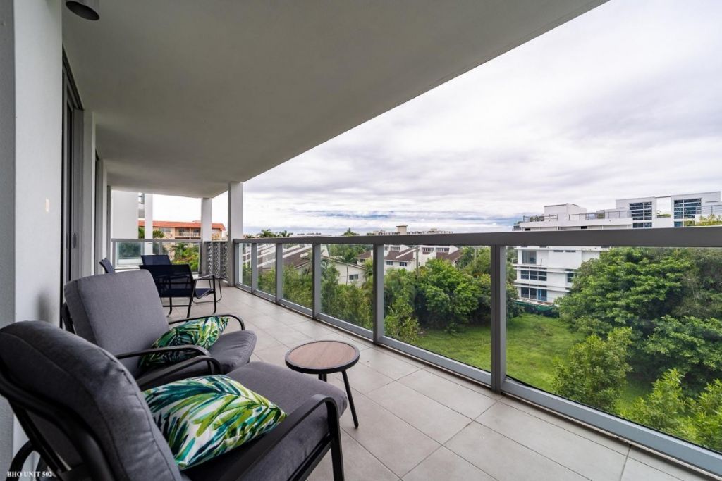 1100 100th Street, Unit 802, Bay Harbor Islands, FL 33154 Photo