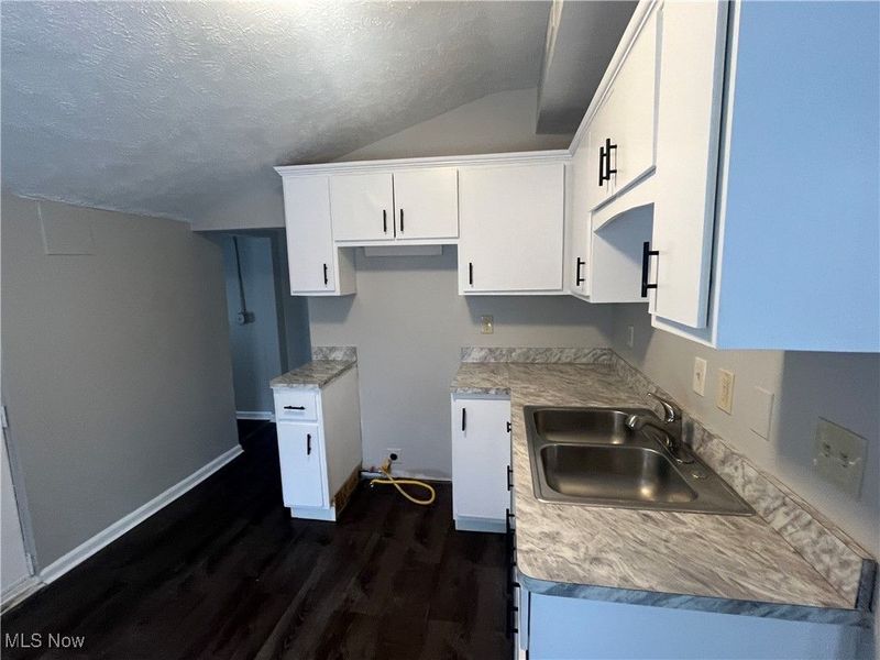 7728 Elton Avenue, Cleveland, OH 44102 Photo 12