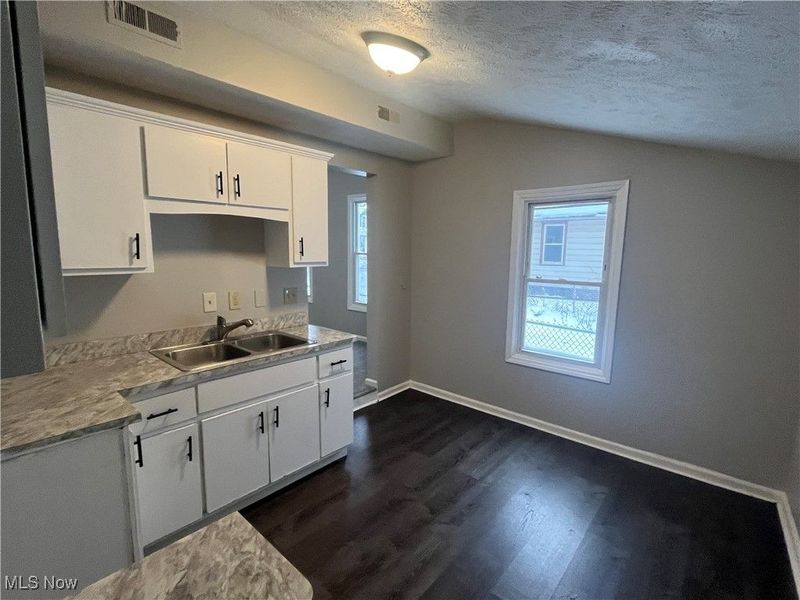 7728 Elton Avenue, Cleveland, OH 44102 Photo 9