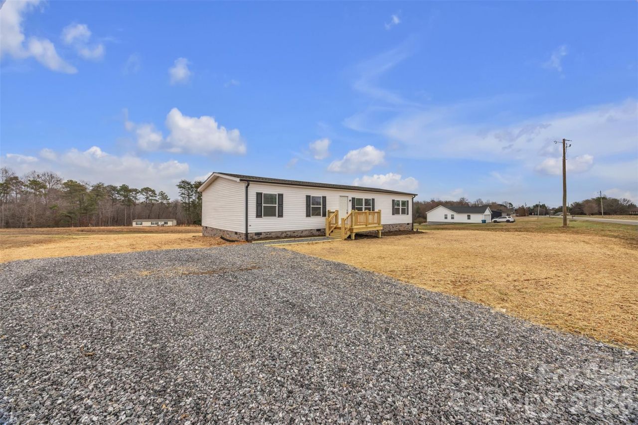 657 Mt. Wesley Church Road, Hiddenite, NC 28636 Main Photo