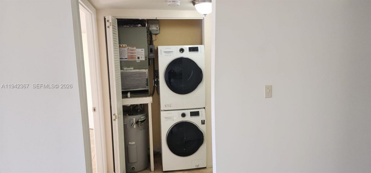 8005 Lake Dr , Unit 201, Doral, FL 33166 Photo