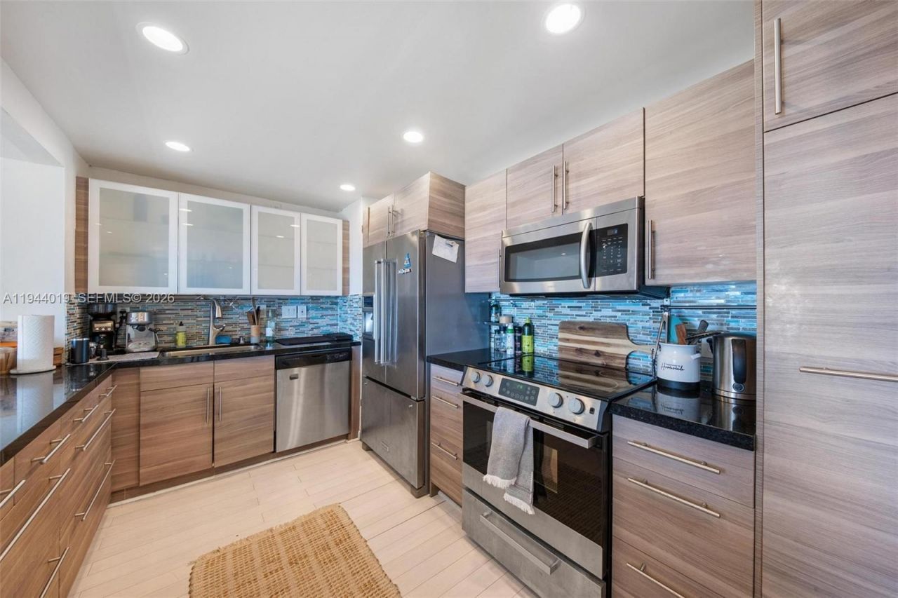 11111 Biscayne Blvd, Unit 2D, Miami, FL 33181 Photo