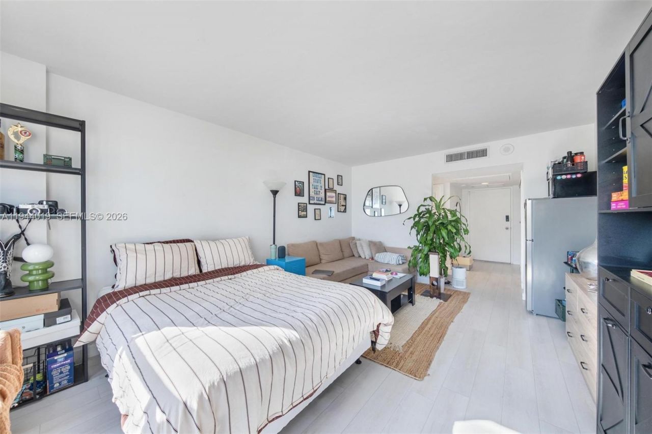 11111 Biscayne Blvd, Unit 2D, Miami, FL 33181 Photo