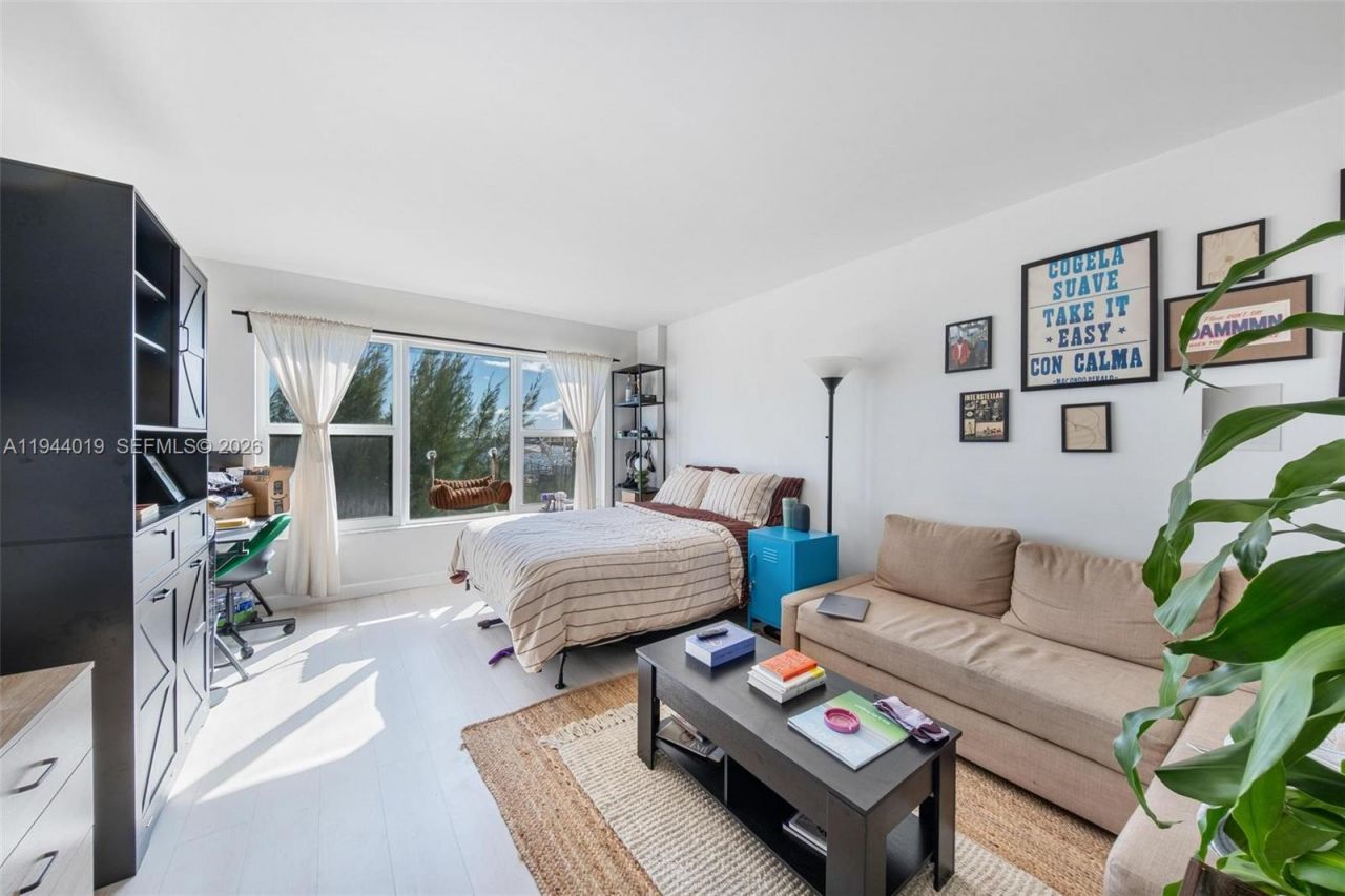 11111 Biscayne Blvd, Unit 2D, Miami, FL 33181 Photo