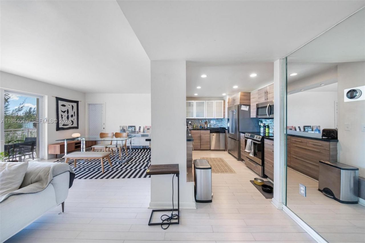 11111 Biscayne Blvd, Unit 2D, Miami, FL 33181 Photo