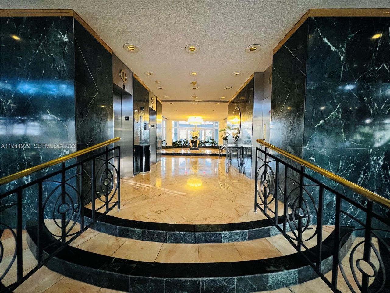 900 Bay Dr, Unit 410, Miami Beach, FL 33141 Photo