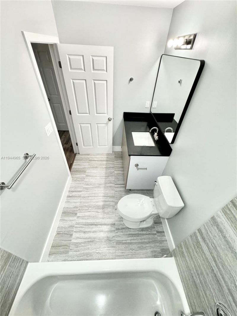 932 NW 2nd St, Fort Lauderdale, FL 33311 Photo