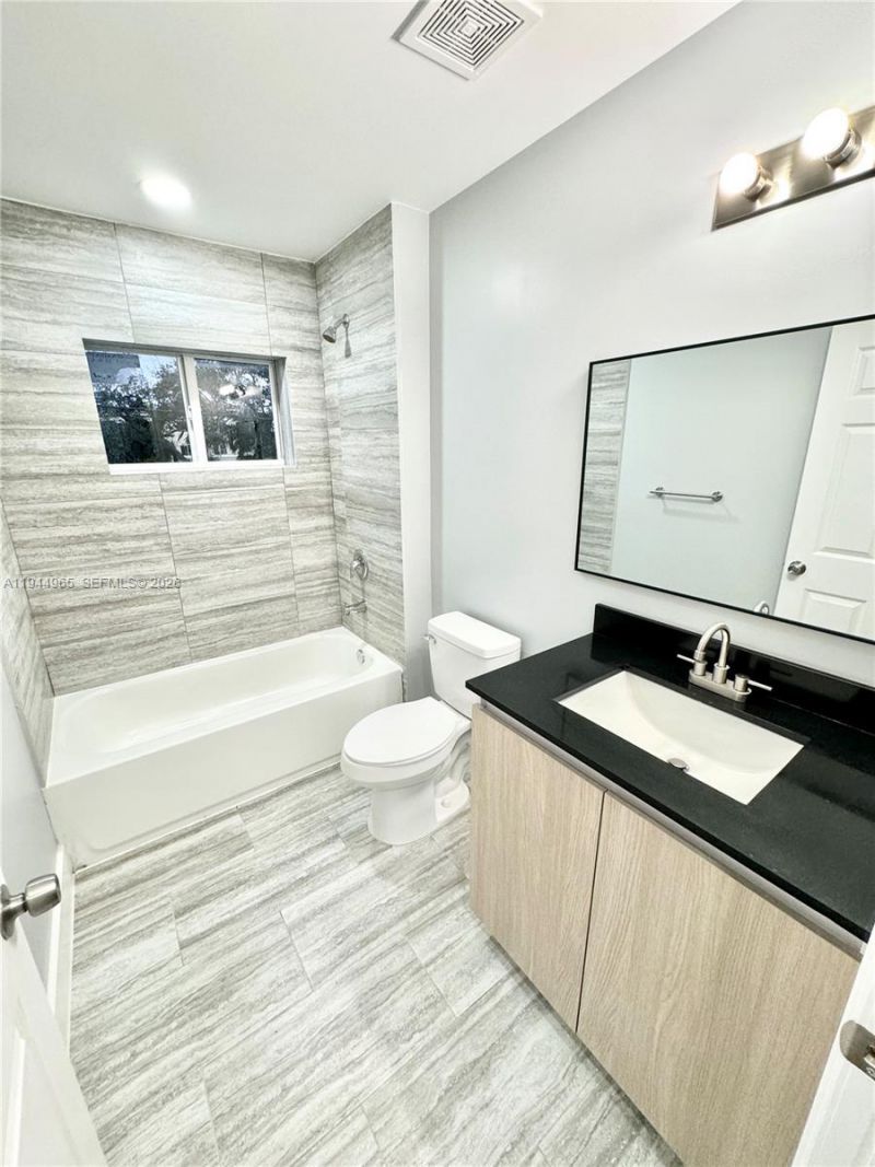 932 NW 2nd St, Fort Lauderdale, FL 33311 Photo