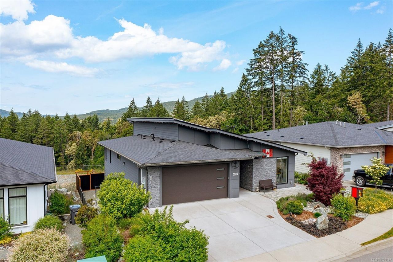 6257 Highwood Dr Duncan, BC V9L 0H5