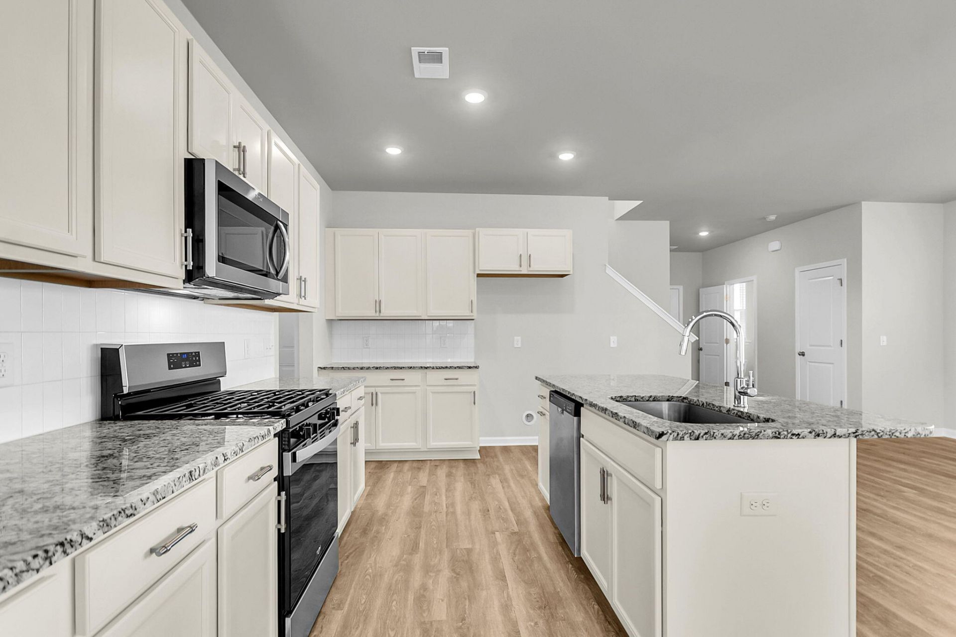 124 Scout Drive Photo 9