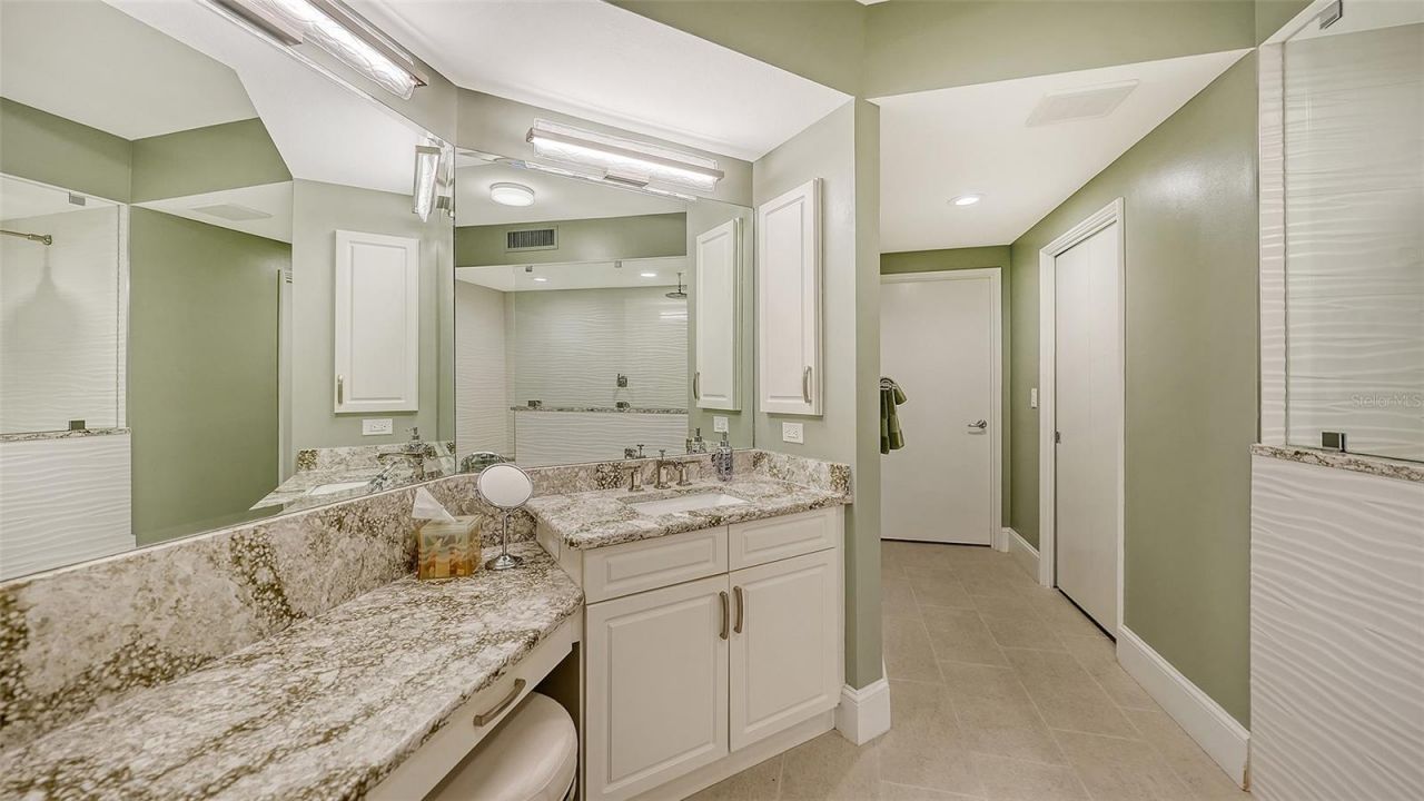 3060 Grand Bay Boulevard, Unit 195, Longboat Key, FL 34228 Photo