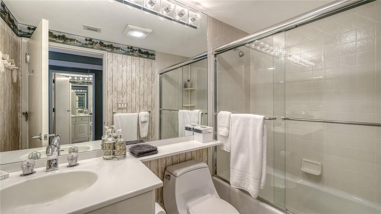 3060 Grand Bay Boulevard, Unit 195, Longboat Key, FL 34228 Photo