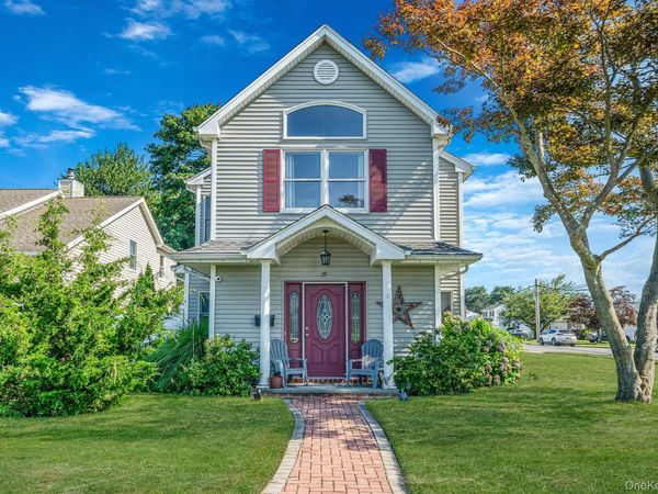 29 North Plaza, Amity Harbor, NY 11701