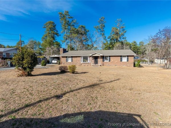 823 E Donaldson Avenue, Raeford, NC 28376