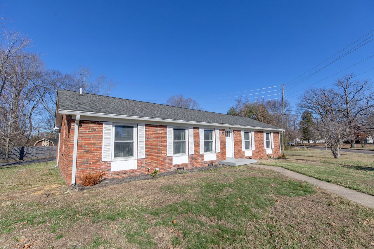 2604 Hickory Dr, Springfield, TN 37172 Main Photo