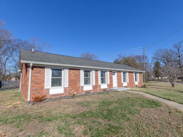 2604 Hickory Dr, Springfield, TN 37172