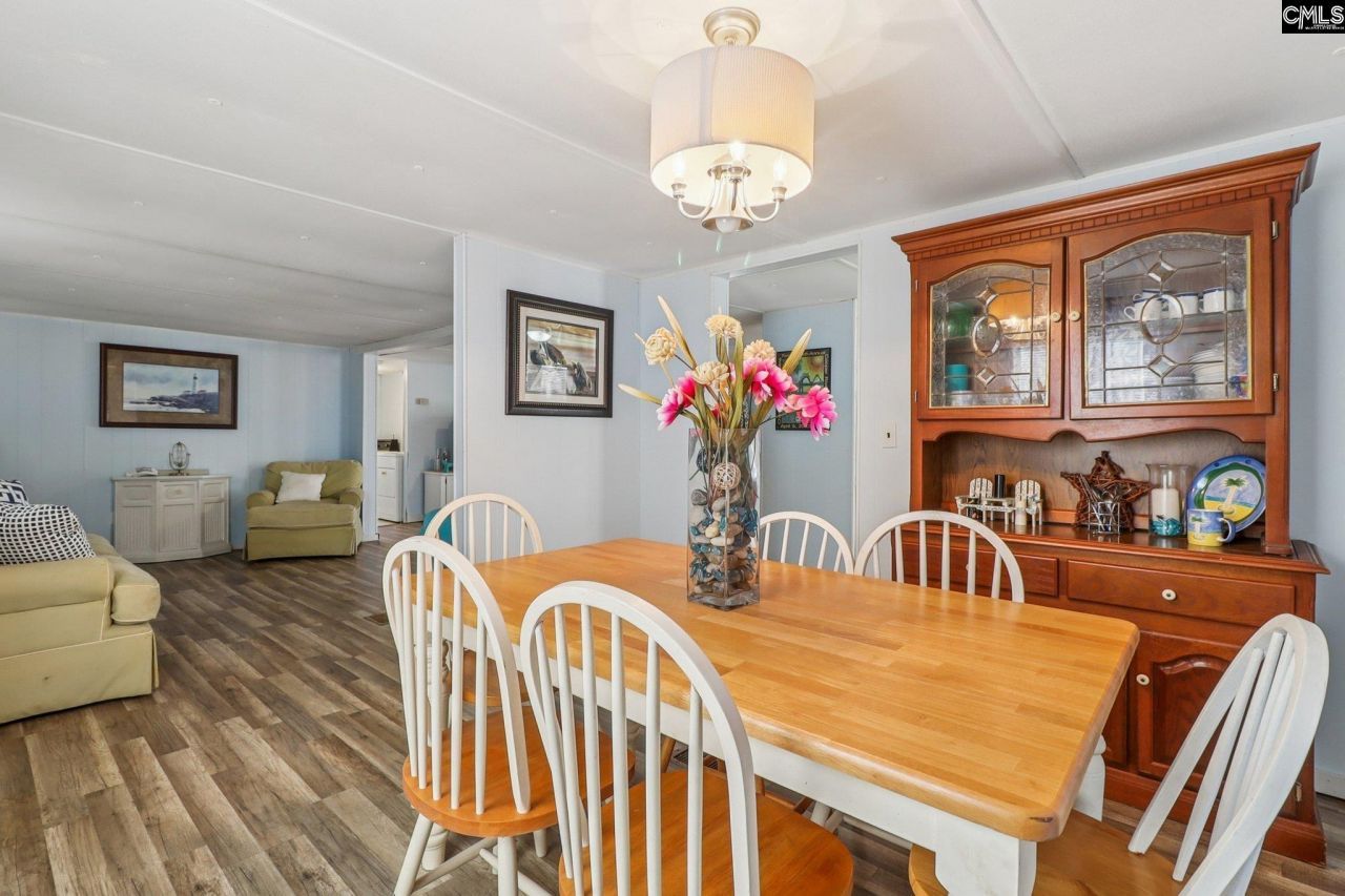 1046 Blacksgate East Road Photo 12