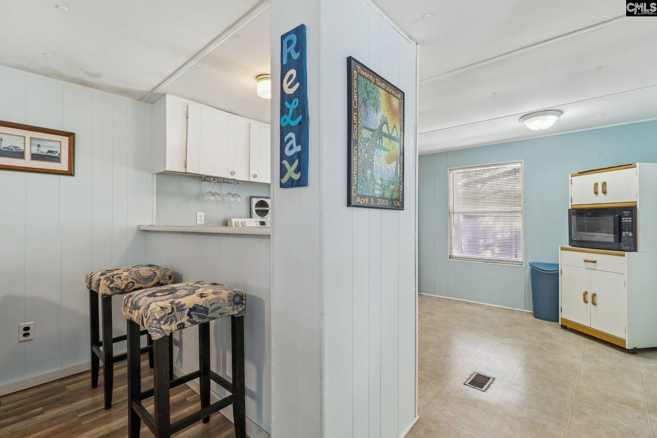 1046 Blacksgate East Road Photo 13