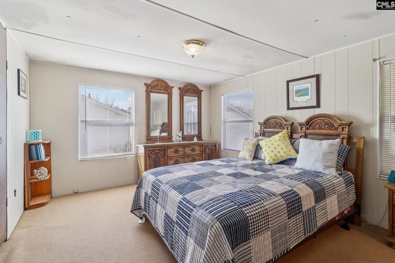 1046 Blacksgate East Road Photo 18