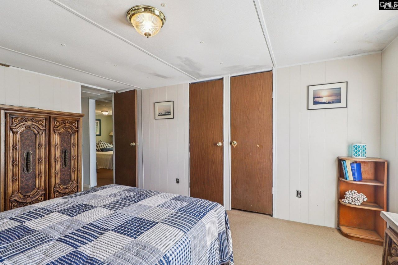 1046 Blacksgate East Road Photo 20