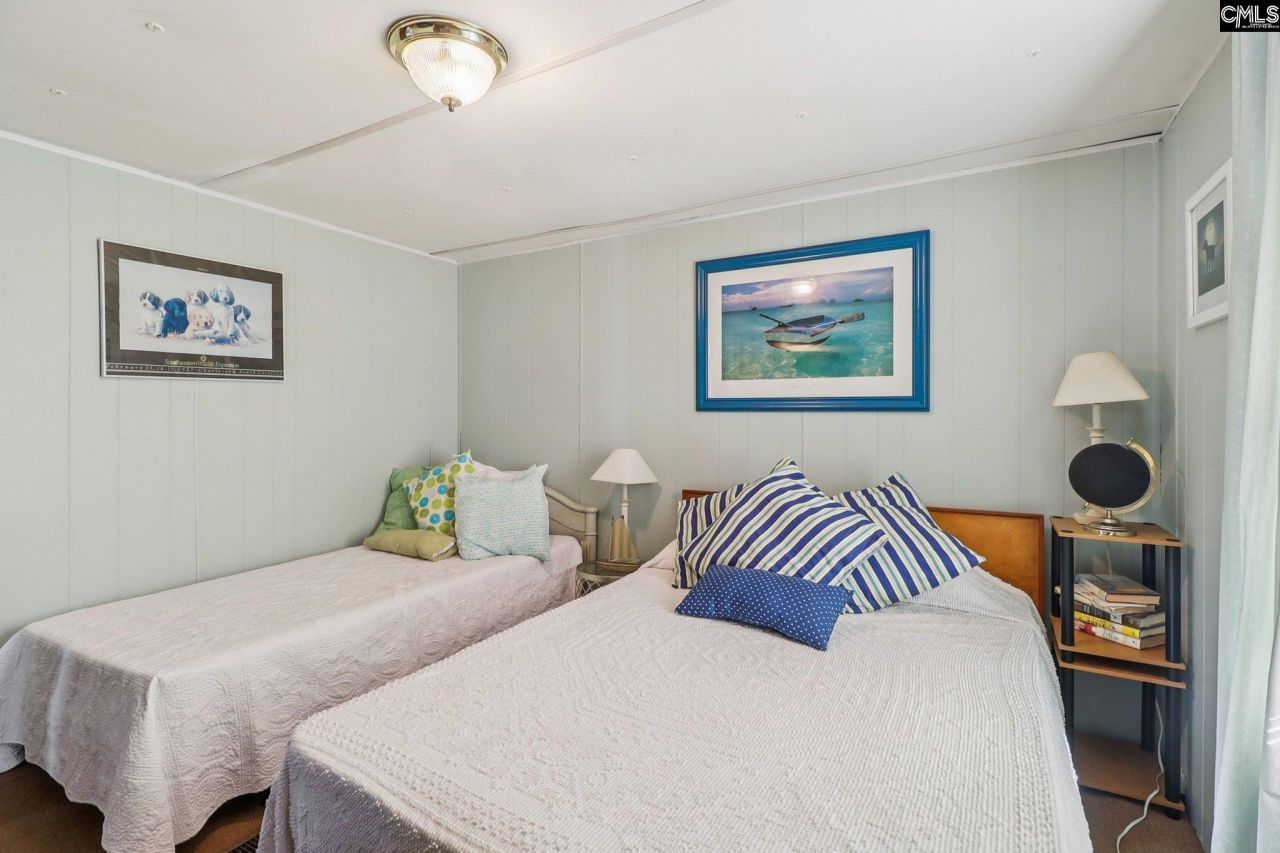 1046 Blacksgate East Road Photo 22