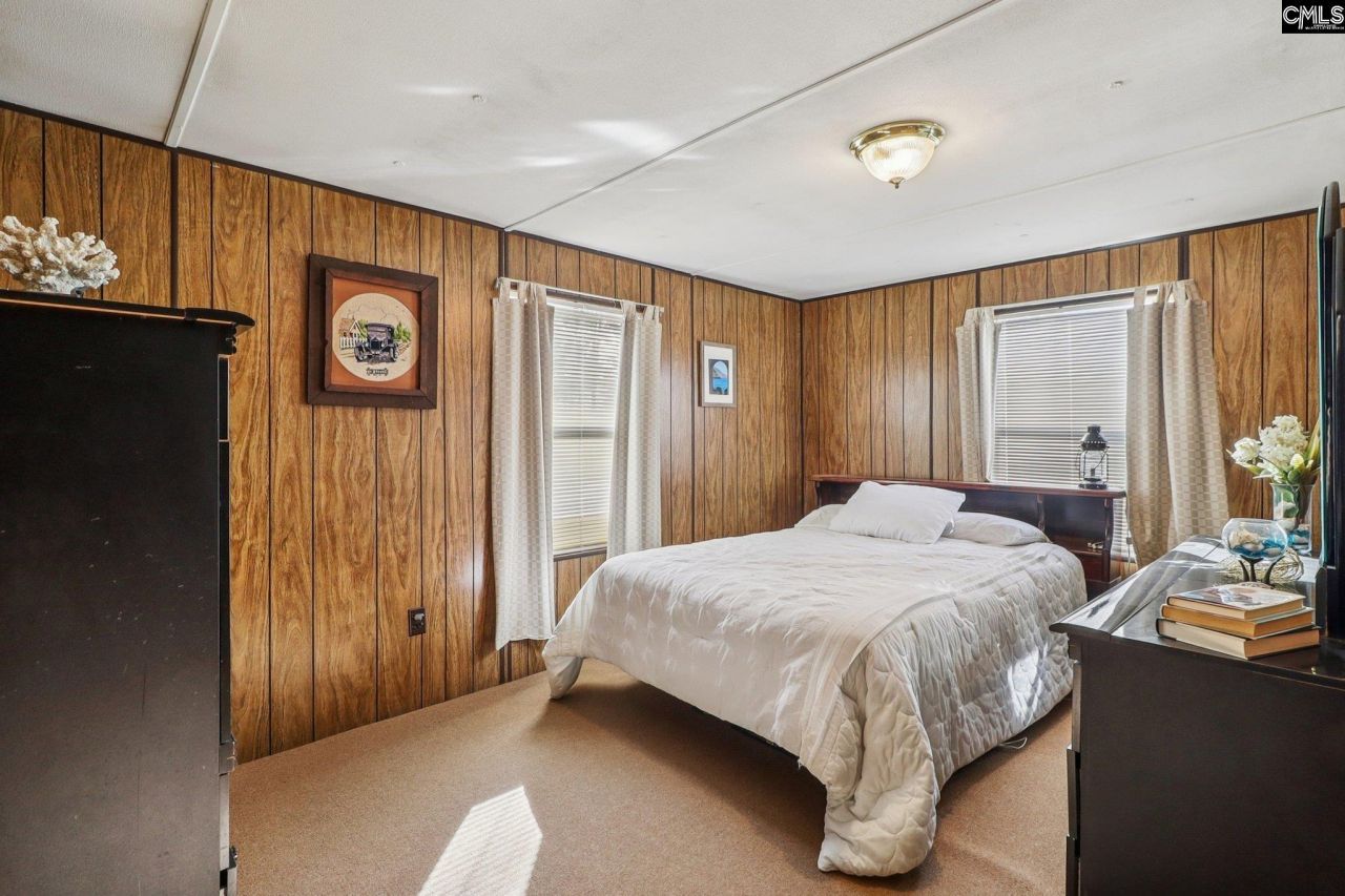 1046 Blacksgate East Road Photo 24