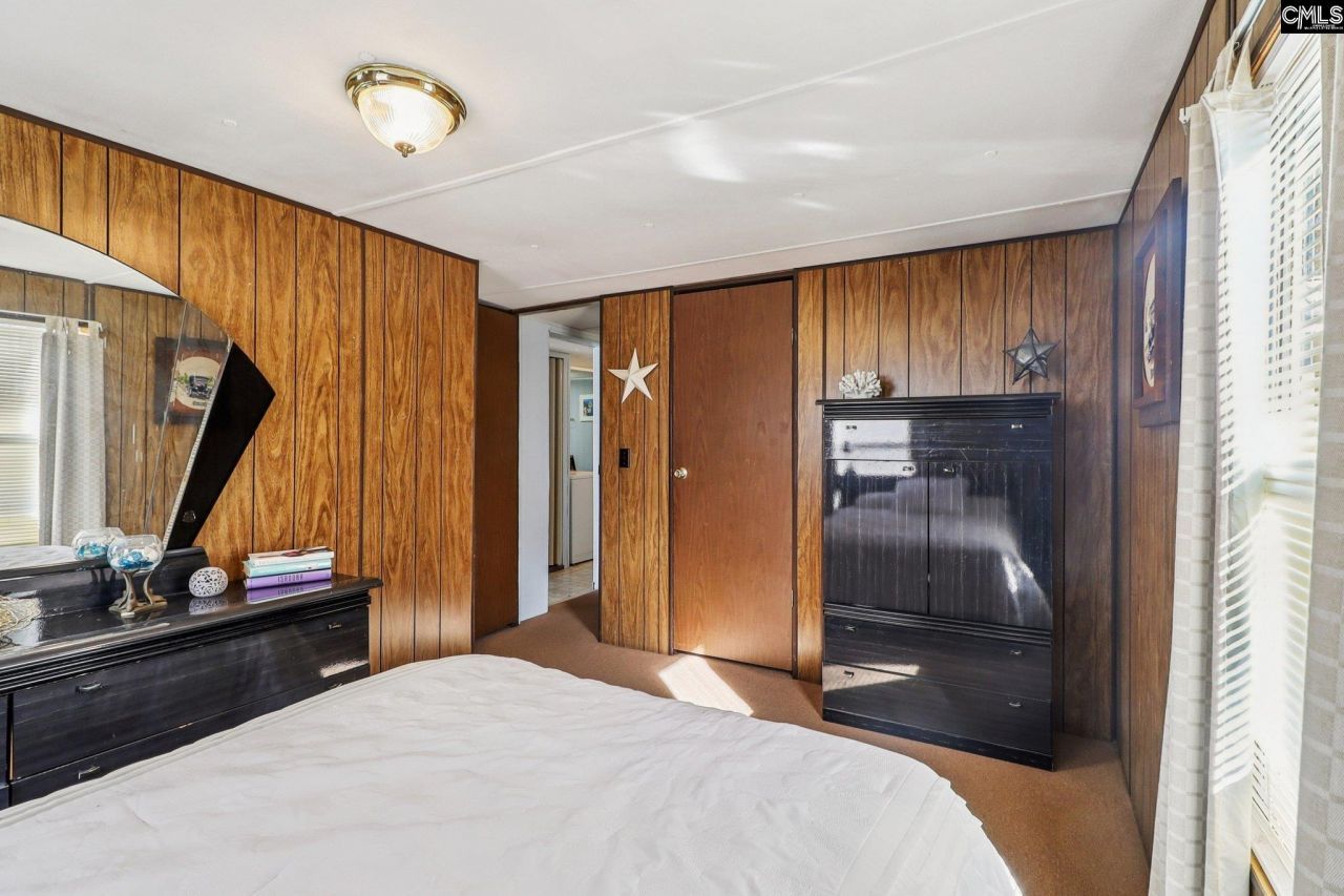 1046 Blacksgate East Road Photo 26