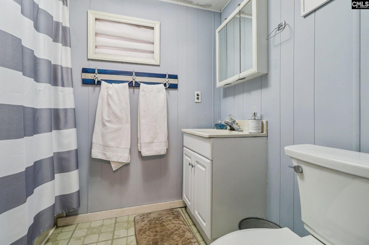 1046 Blacksgate East Road Photo 27