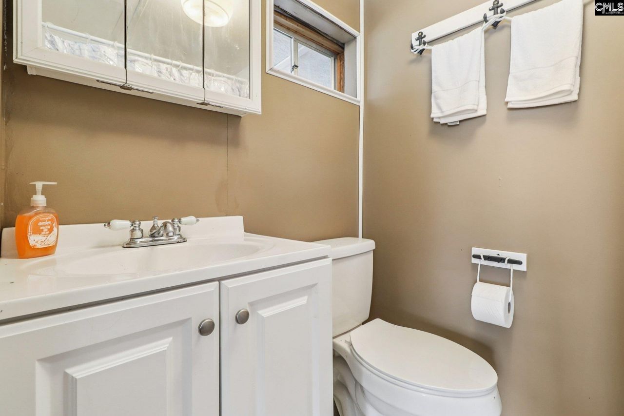 1046 Blacksgate East Road Photo 29