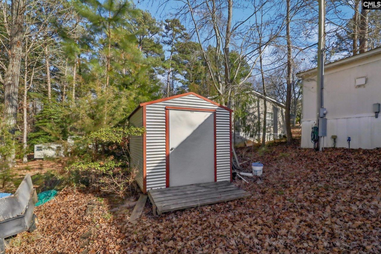 1046 Blacksgate East Road Photo 34