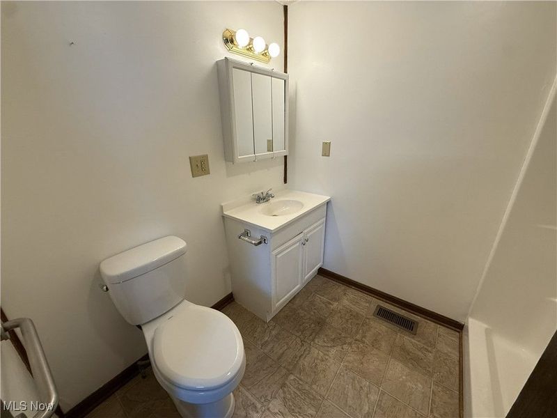 639 4th Street NW, New Philadelphia, OH 44663 Photo 17