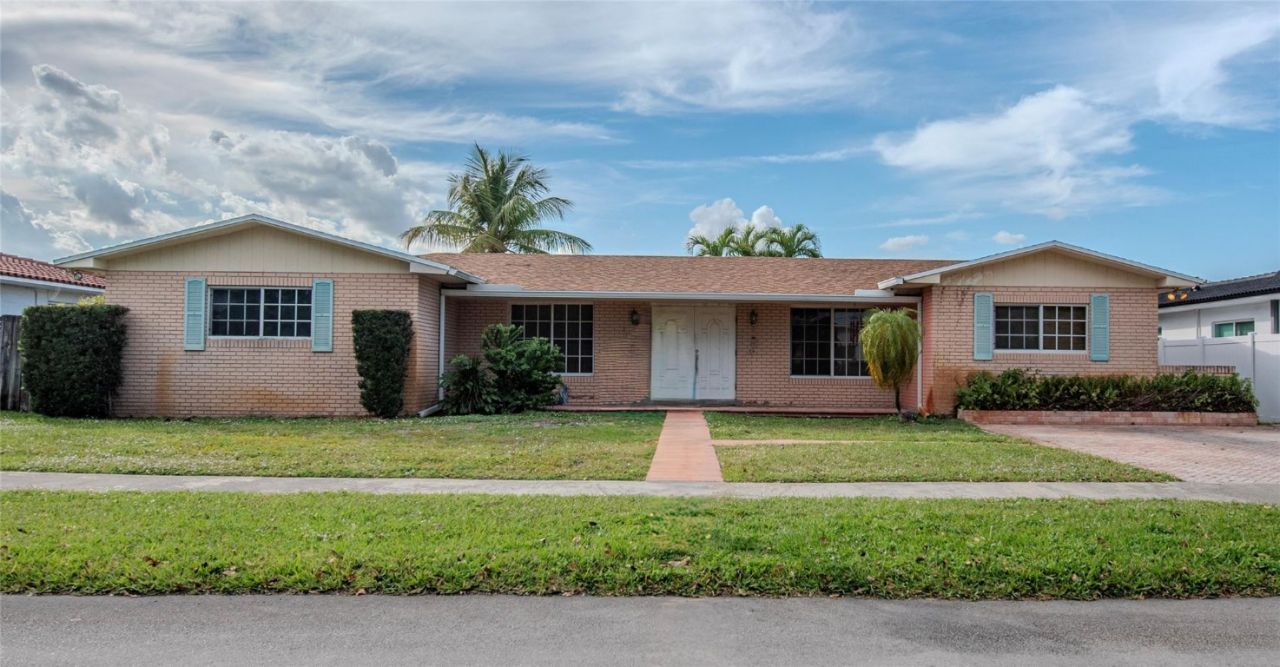 21304 NE 19th Court, Miami, FL 33179 Photo