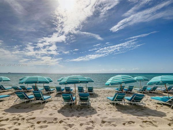 6799 Collins Ave , Unit CPH06, Miami Beach, FL 33141