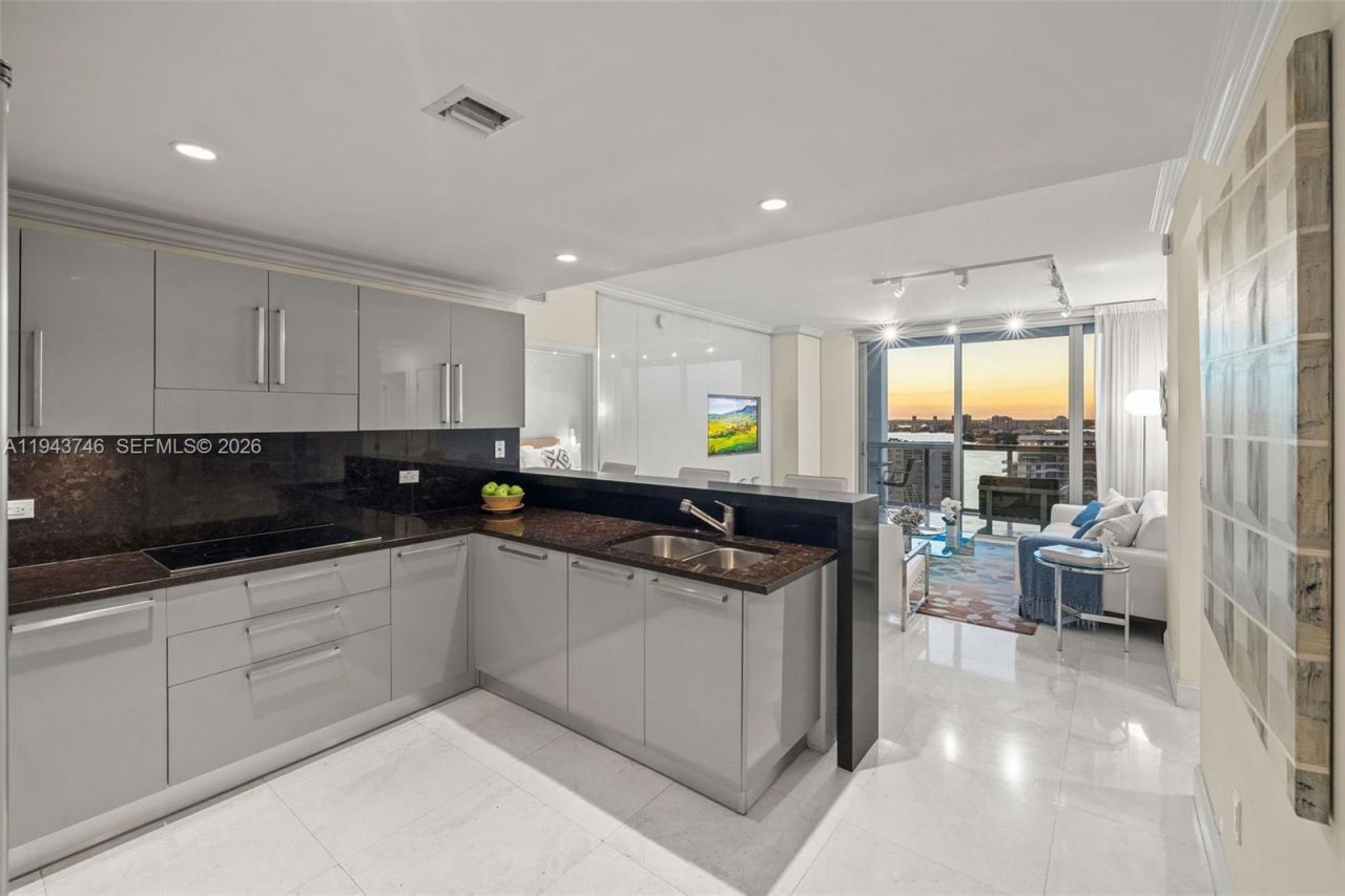 6799 Collins Ave , Unit CPH06, Miami Beach, FL 33141 Photo