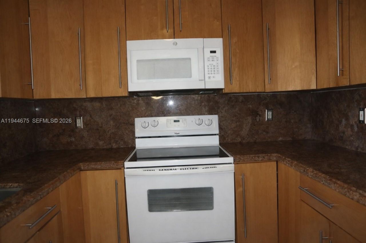 6440 NW 114th Ave, Unit 437, Doral, FL 33178 Photo