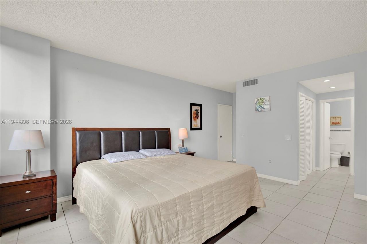3505 S Ocean Dr, Unit 318, Hollywood, FL 33019 Photo
