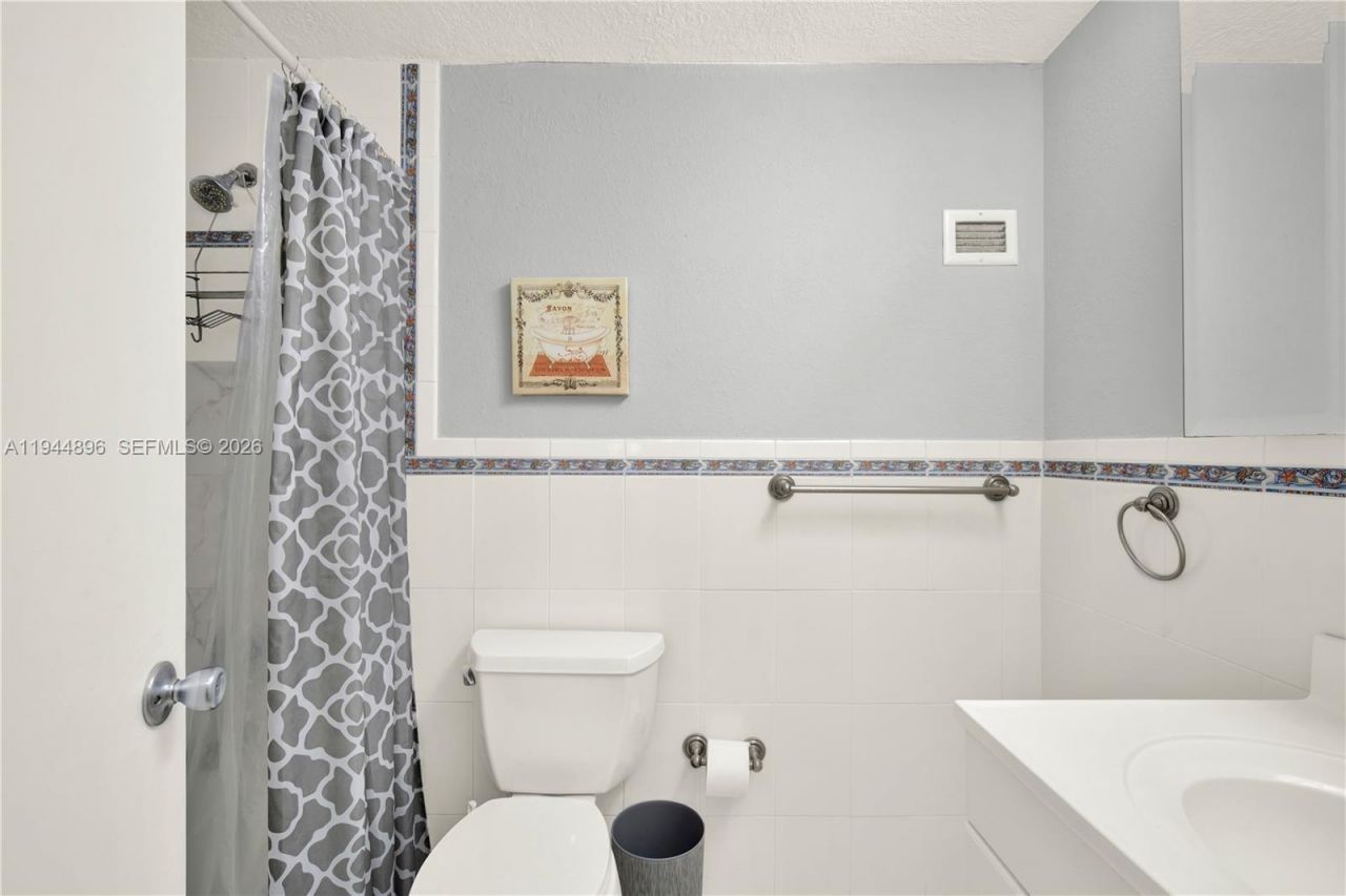 3505 S Ocean Dr, Unit 318, Hollywood, FL 33019 Photo