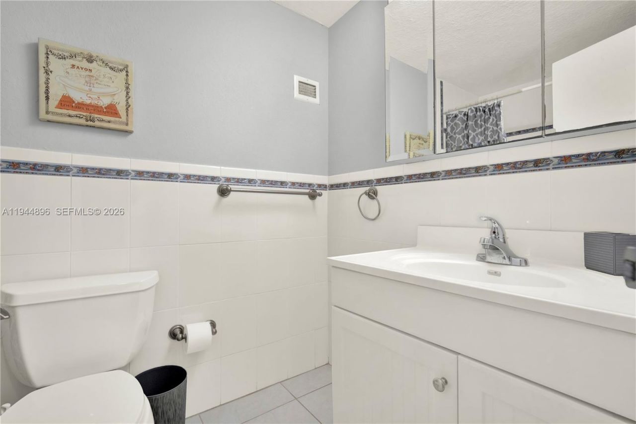 3505 S Ocean Dr, Unit 318, Hollywood, FL 33019 Photo