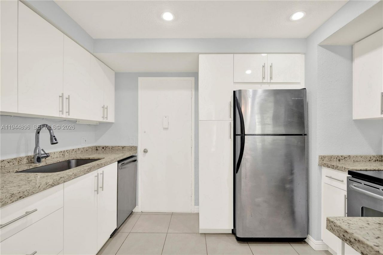 3505 S Ocean Dr, Unit 318, Hollywood, FL 33019 Photo