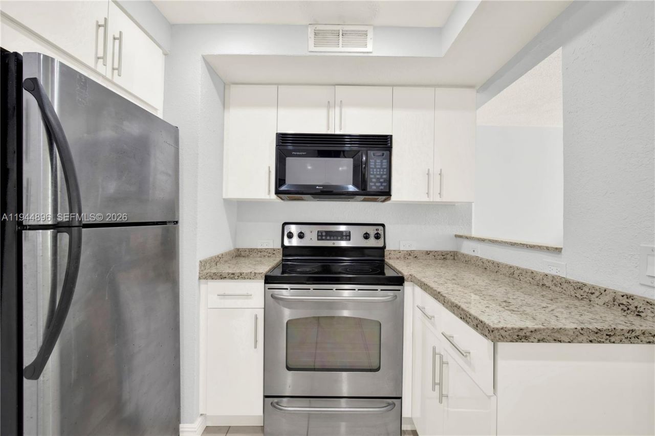 3505 S Ocean Dr, Unit 318, Hollywood, FL 33019 Photo