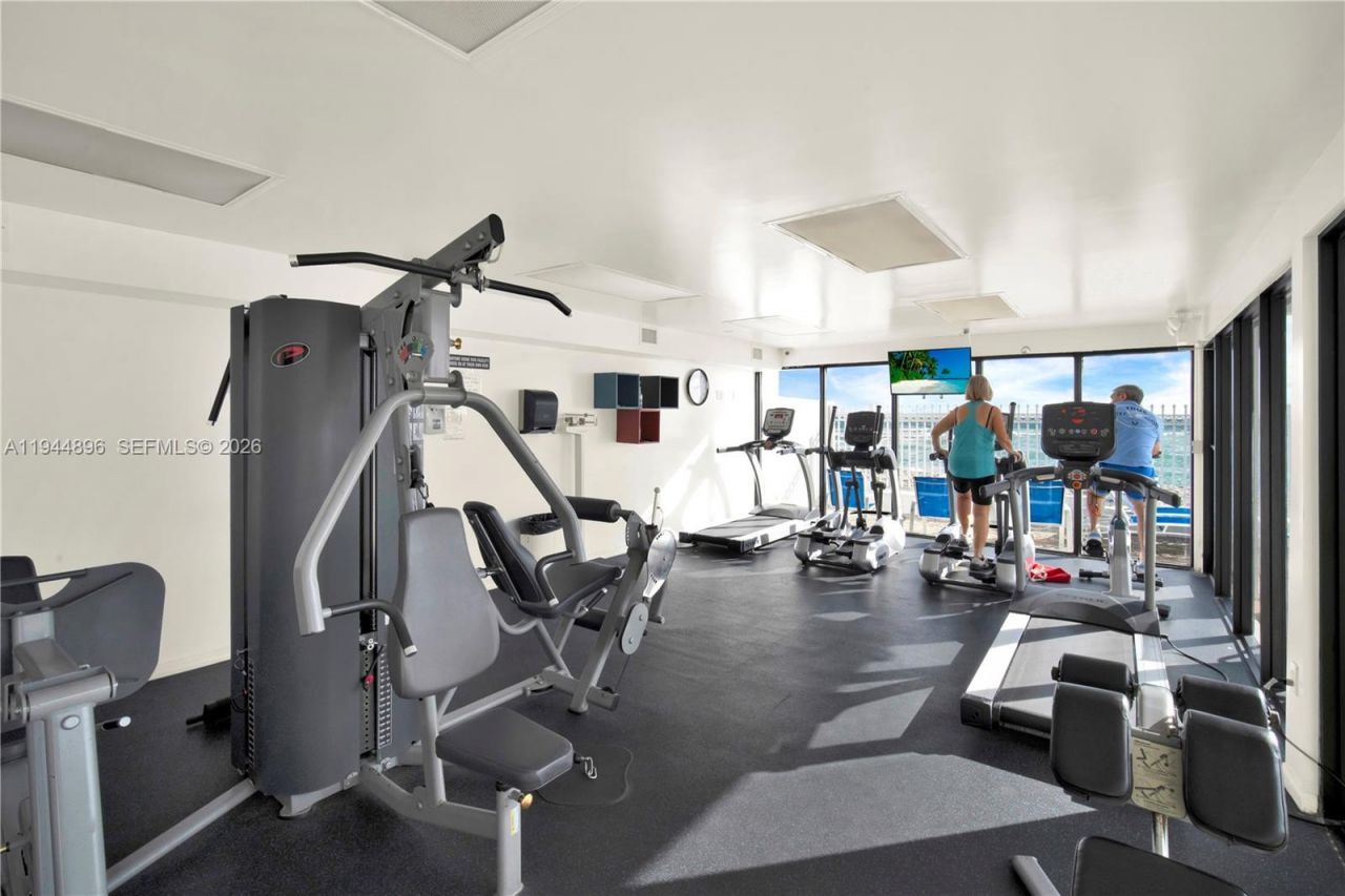 3505 S Ocean Dr, Unit 318, Hollywood, FL 33019 Photo