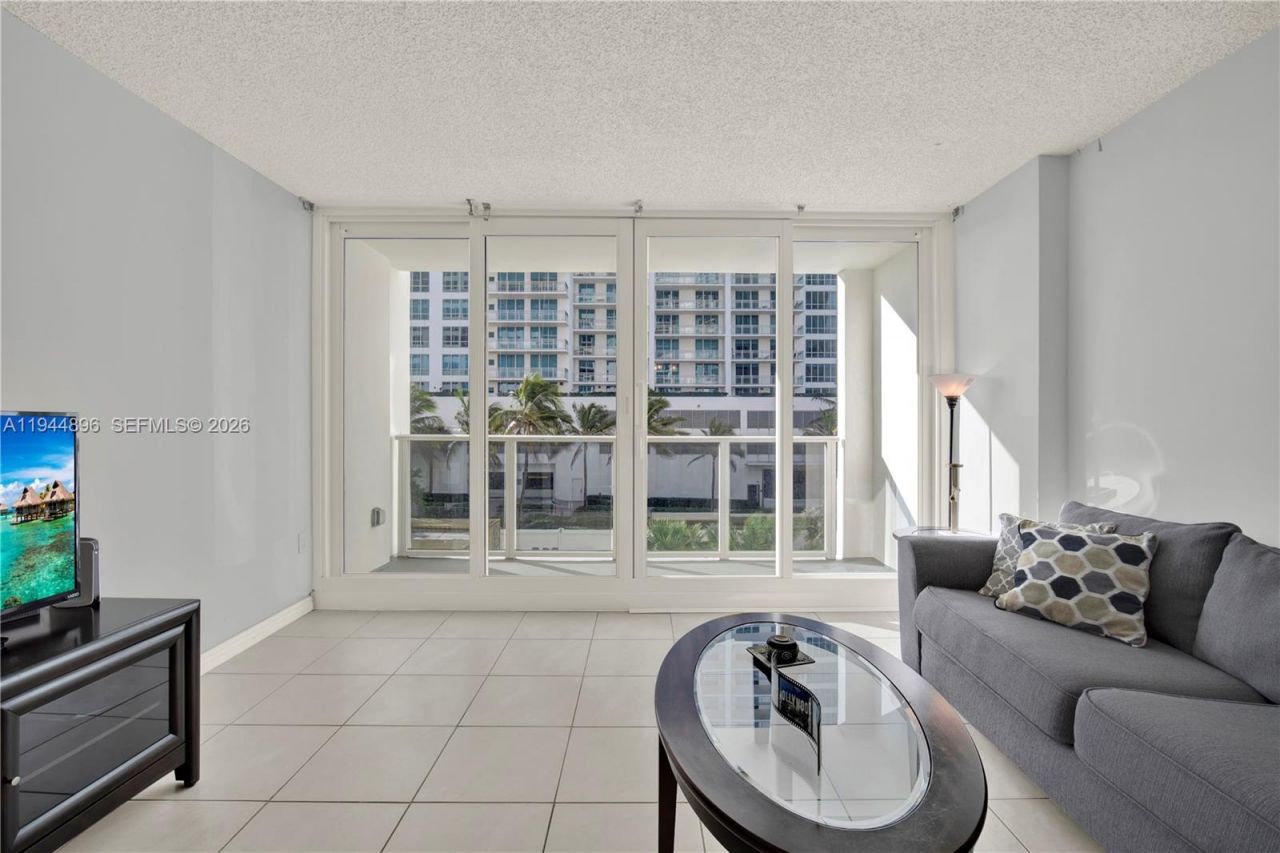 3505 S Ocean Dr, Unit 318, Hollywood, FL 33019 Photo